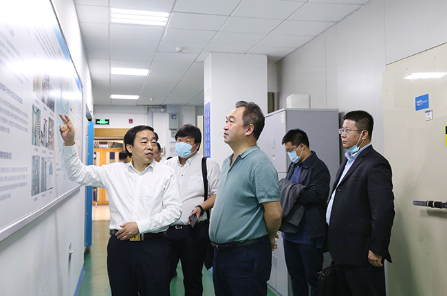 大連檢驗(yàn)檢測(cè)集團(tuán)黨委書(shū)記、董事長(zhǎng)李強(qiáng)一行到訪廣電計(jì)量開(kāi)展交流洽談