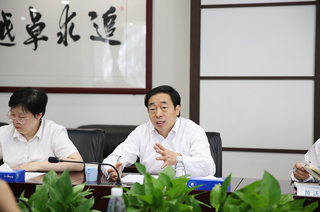 大連檢驗(yàn)檢測(cè)集團(tuán)黨委書(shū)記、董事長(zhǎng)李強(qiáng)一行到訪廣電計(jì)量開(kāi)展交流洽談